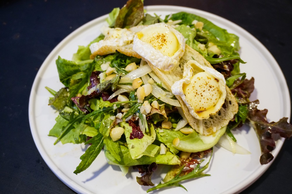 Goat Cheese Salad (THB360)