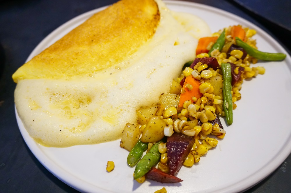 Three Cheese Omelette (THB390)