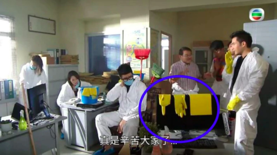 The yellow gloves were belived to have been arranged to represent the “five demands, not one less” protest slogan in this episode of TVB’s “Come Home Love: Lo and Behold.” Photo via Apple Daily