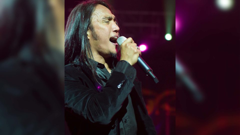 Singer Arnel Pineda of American rock band Journey. Photo: Phey Palma/Wikipedia