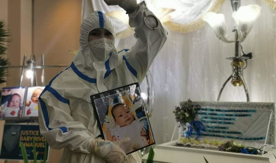 Reina Mae Nasino at her daughter River’s wake. Photo: Kapatid