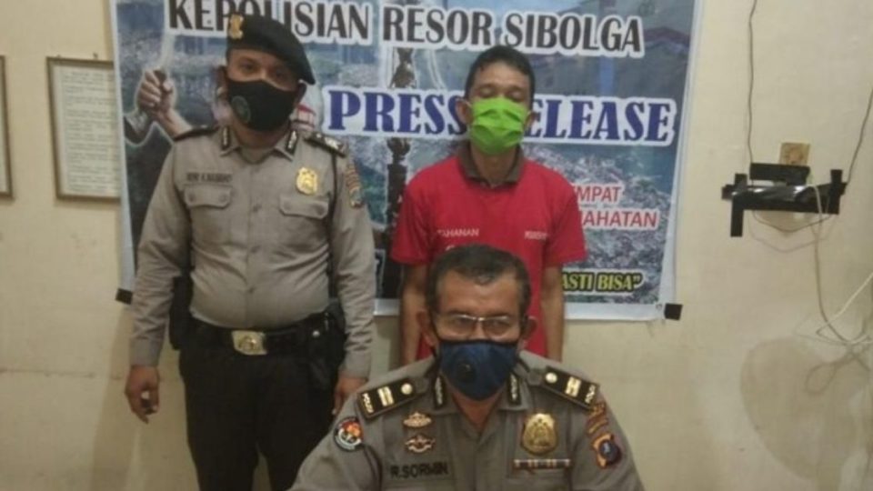A man in North Sumatra, identified as 43-year-old HL, allegedly uploaded a naked photo of himself and the married woman he’s reportedly having an affair with on her social media page recently. Photo: Istimewa