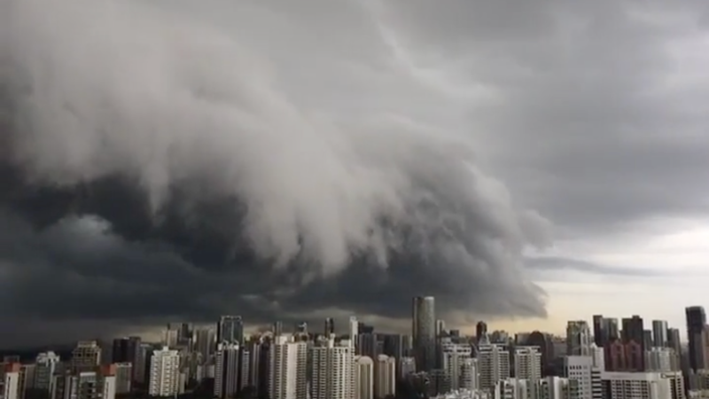 Scene from a video of clouds looming Monday over Singapore. Image: Yaszhed31/TikTok
