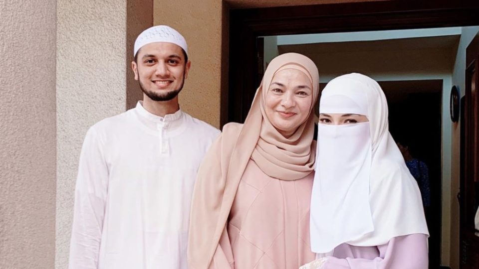 From left, celebrity preacher PU Riz, Neelofa’s mother Noor Kartini and Neelofa after the engagement ceremony. Photo: Noor Kartini/Instagram
