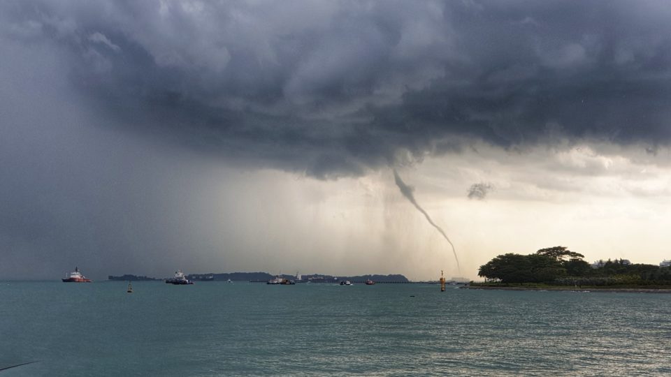 The waterspout near the southern coast of Singapore on Dec. 6, 2020. Photo: Chee Peng Ong/Facebook
