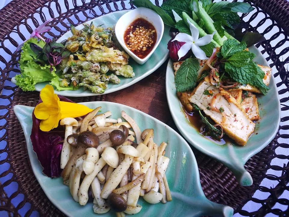 Photo: Na Aroon Vegetarian & Seafood @ Ariyasomvillas Sukumvit Soi 1 / Facebook 