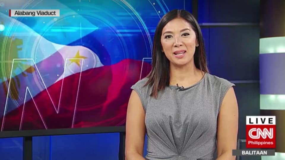 Host Pinky Webb calmly flips her hair as Harry Roque loses temper ...