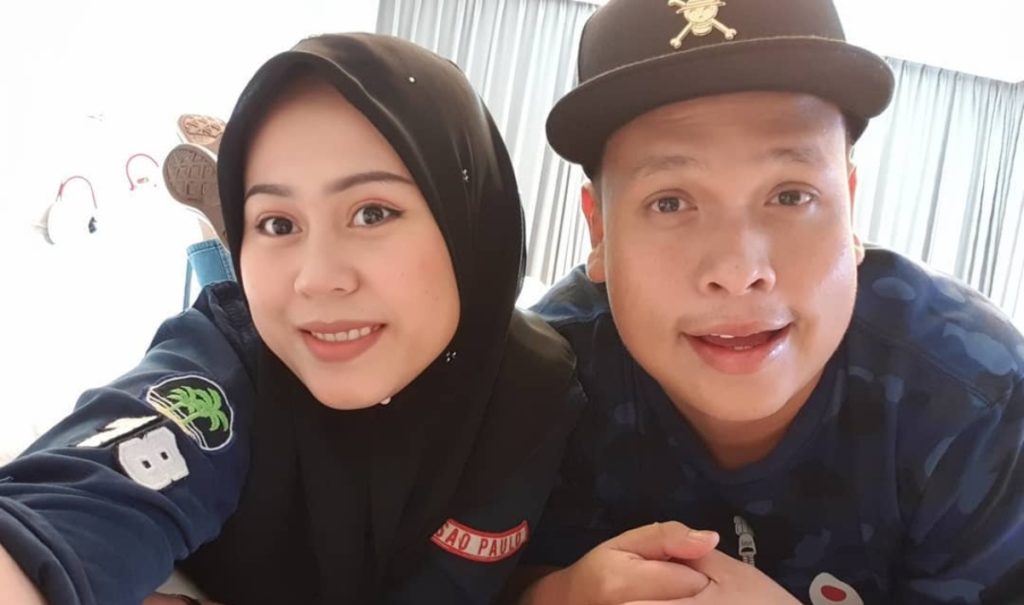 Rossalennah Natassyiah Asshaferah with HotFM DJ Shuk in August 2018. Photo: Rossalennah Natassyiah Asshaferah/Instagram