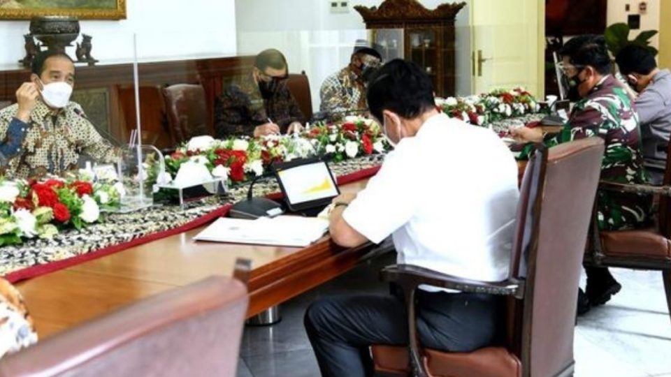 President Joko Widodo leading a meeting at Bogor Palace on Friday, Jan. 29, 2021. Photo: Sekretariat Presiden Republik Indonesia