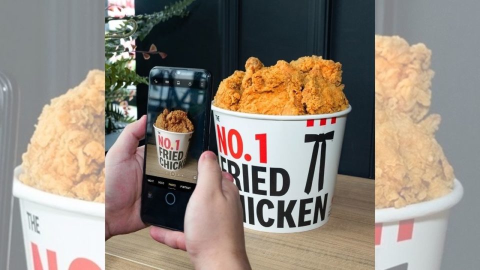 Franchise holder PT Fast Food Indonesia (FAST) recently said that it is opening at least 25 new KFC restaurants in Indonesia, though no further details have been announced yet. Photo: Instagram/@kfcindonesia