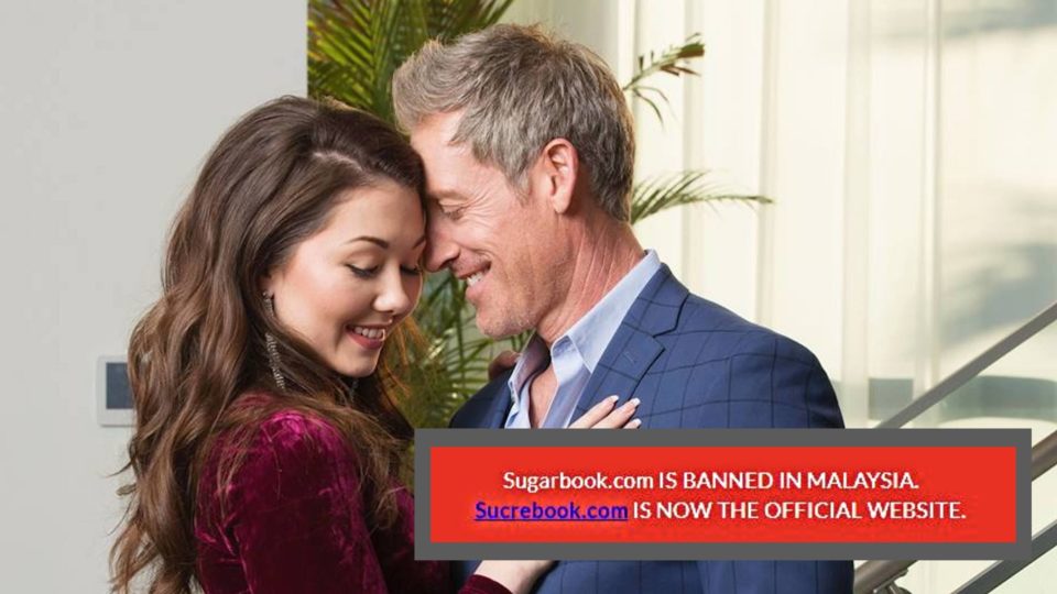 Message by Sugarbook against a file photo of a couple being intimate. Photo: Coconuts
