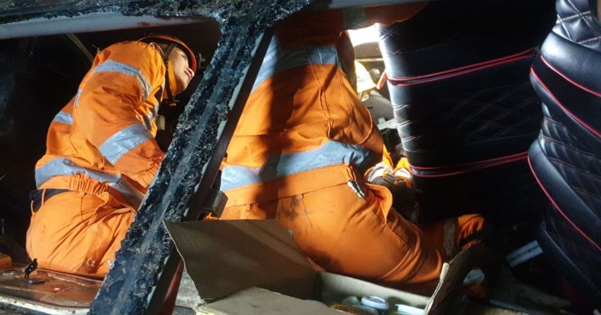 29 killed as school bus plunges off cliff in West Java | Coconuts