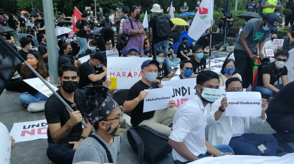 Maszlee Malik (middle) joins the Undi18 protest. Photo: Coconuts KL
