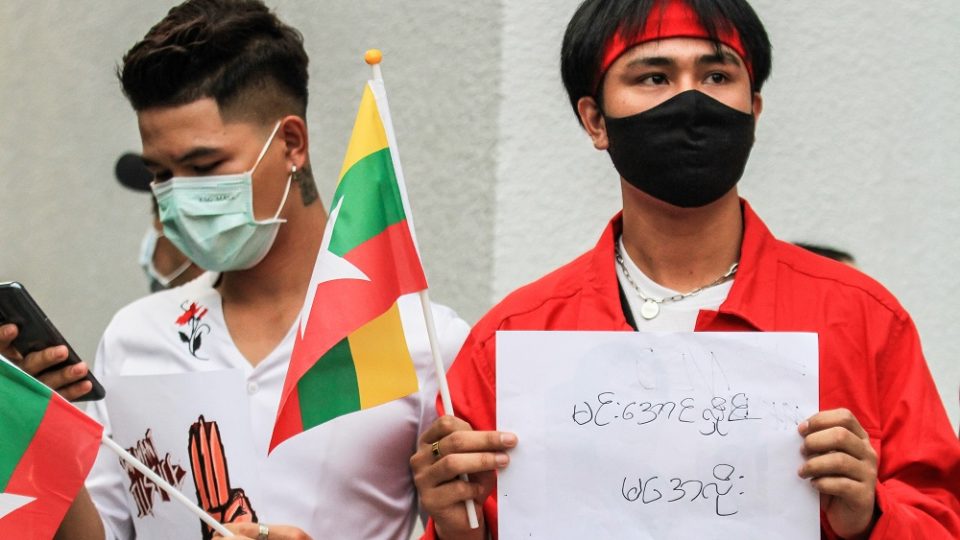 Burmese protesters gather Feb. 10 at Bangkok’s Pathumwan Intersection to protest the military coup back home. Photo: Coconuts
