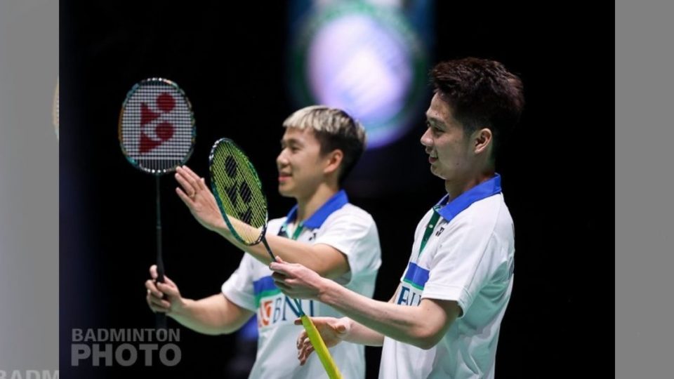 Indonesian men’s doubles pair Marcus Gideon (L) and Kevin Sanjaya (R) at All England 2021 in Birmingham, England on Wednesday, Mar. 17. Photo: Twitter/@INABadminton & @badmintonphoto