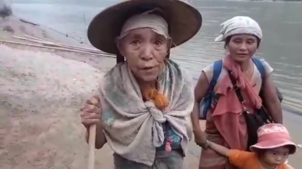 An elderly Karen woman stranded between borders in a screengrab from a video posted by the Friends Without Borders Foundation.
