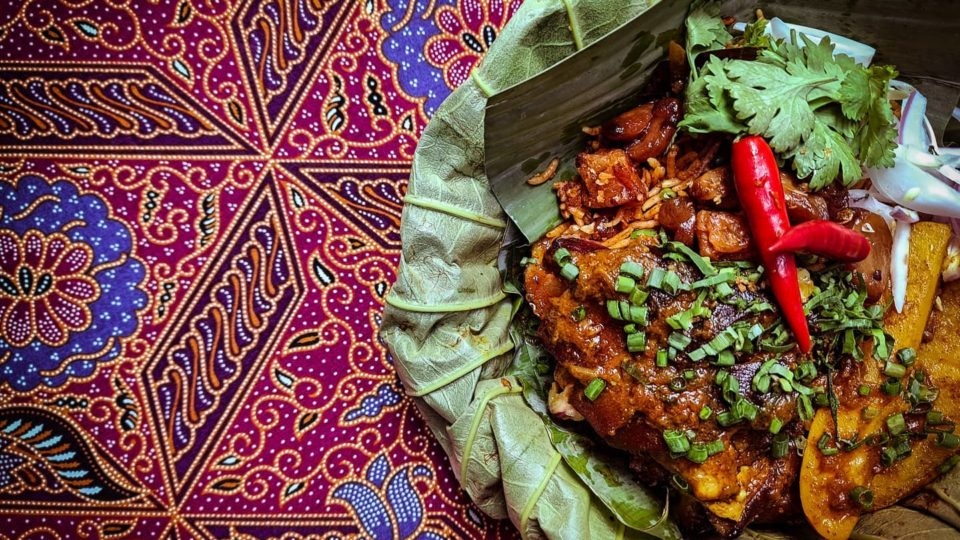 Smoked pork knuckle biryani. Photo: Aromkwan
