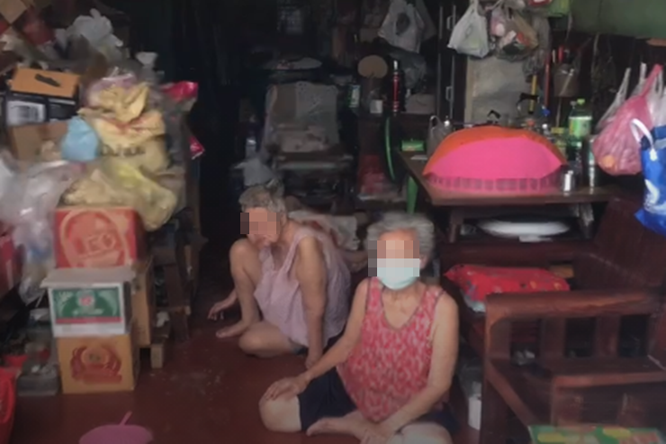 A file photo of a 85-year-old grandma who died in her Bangkok home after publicly pleading for help because no ambulance had arrived for days.