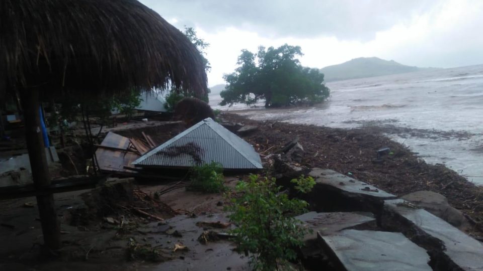 Torrential rain and strong winds resulted in flash floods on Sunday, which not only inundated homes but also destroyed bridges and roads. Photo: BNPB
