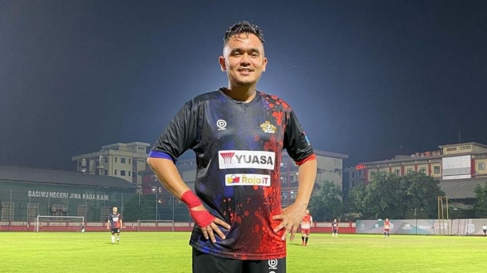 Some might say that Valentino Simanjuntak’s commentary style is over the top — peppered with yells of gibberish terms here and there — and some Indonesian soccer fans have had enough. Earlier this week, the hashtag #GerakanMuteMassal (#MassMuteMovement) was trending on social media in criticism toward Valentino. Photo: Instagram/@radotvalent