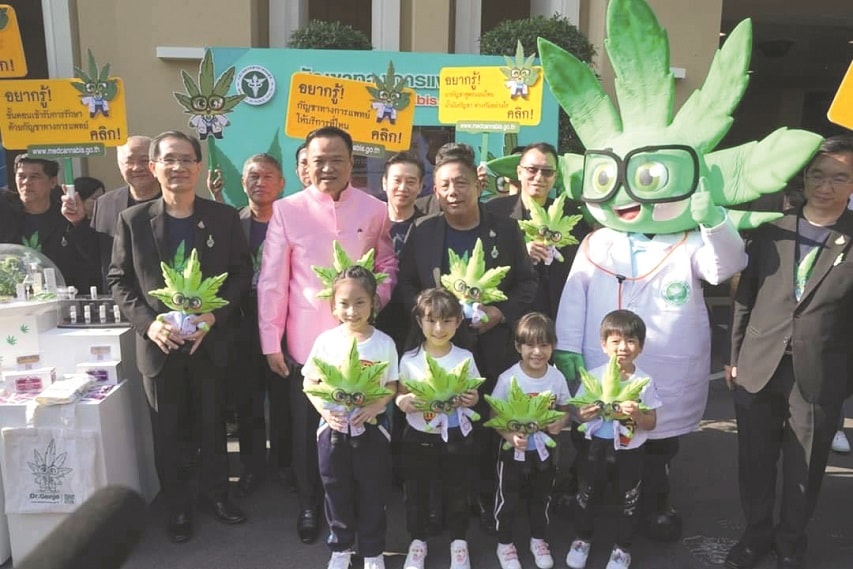 Anutin and Dr. Ganja introduce cannabis to children. Photo: Anutin Charnvirakul / Facebook