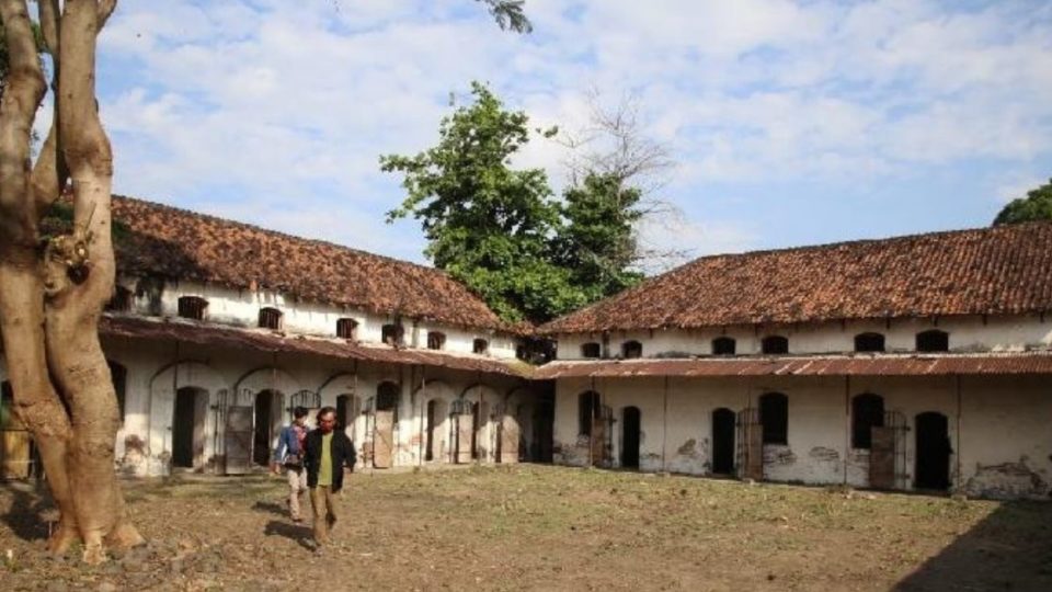 Madiun Mayor Maidi said that the abandoned military prison building, which is known to be “haunted” by locals, will serve as an isolation facility for mudik travelers. Photo: Kemenko PMK