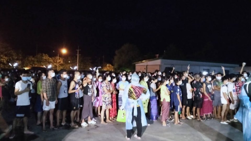 Cal-Comp workers staged a protest Thursday night to complain about conditions and demand action by the factory’s management and health officials. Photo: Petchpoom Hot News