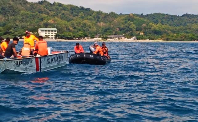 Recovery efforts near shore (fb.com/coastguardph)