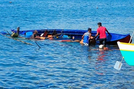 The boat that sunk off Quezon province. Photo: Philippine Coast Guard/FB