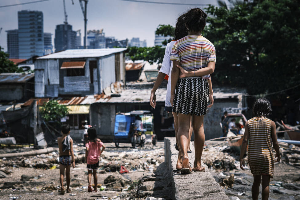 Children playing in Manila City. Photo: Luis Liwanag