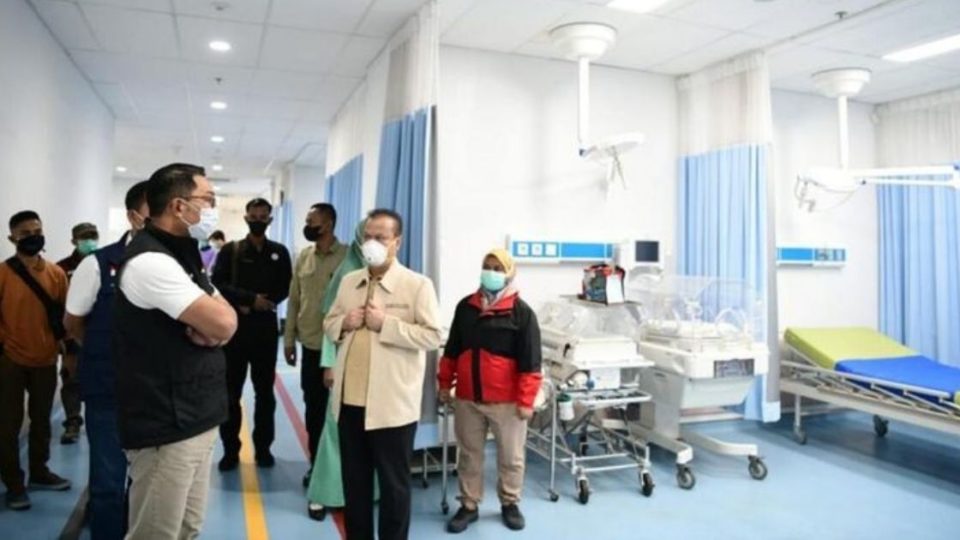 West Java Governor Ridwan Kamil during his recent visit to Hasan Sadikin Hospital in Bandung. Photo: Humas Pemprov Jabar