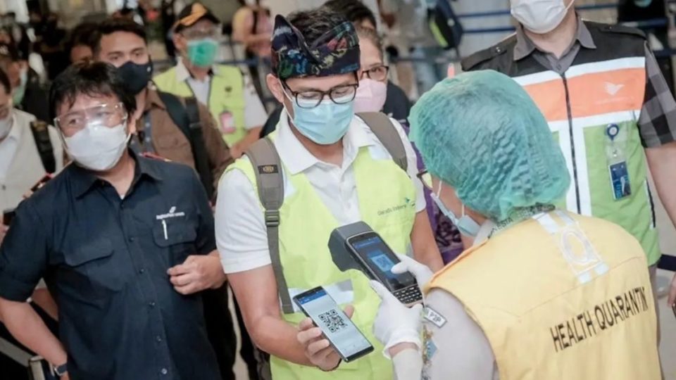 Tourism and Creative Economy Minister Sandiaga Uno, middle, during one of his official travels. Photo: Kemenparekraf 