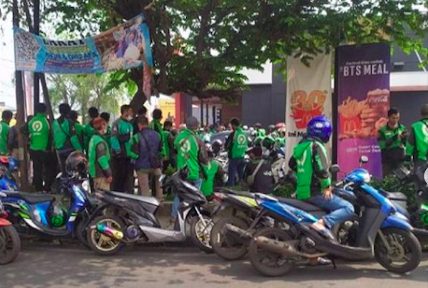 Delivery drivers queueing  for the BTS Meal outside a McDonald’s restaurant in Cimahi, West Java on June 9, 2021. Photo: Instagram/@infocimahi.co