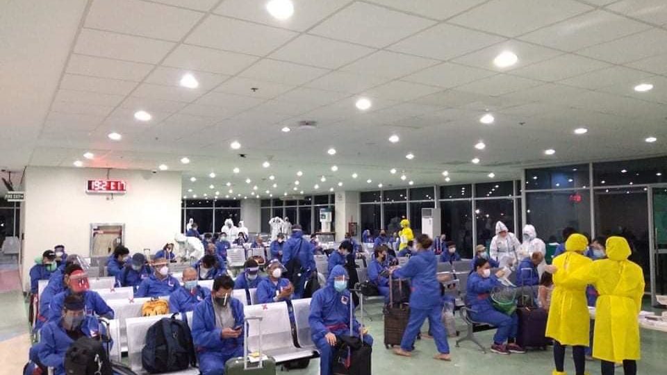 OFWs arriving on the DFA chartered flight from Bangladesh (dfa.gov.ph)