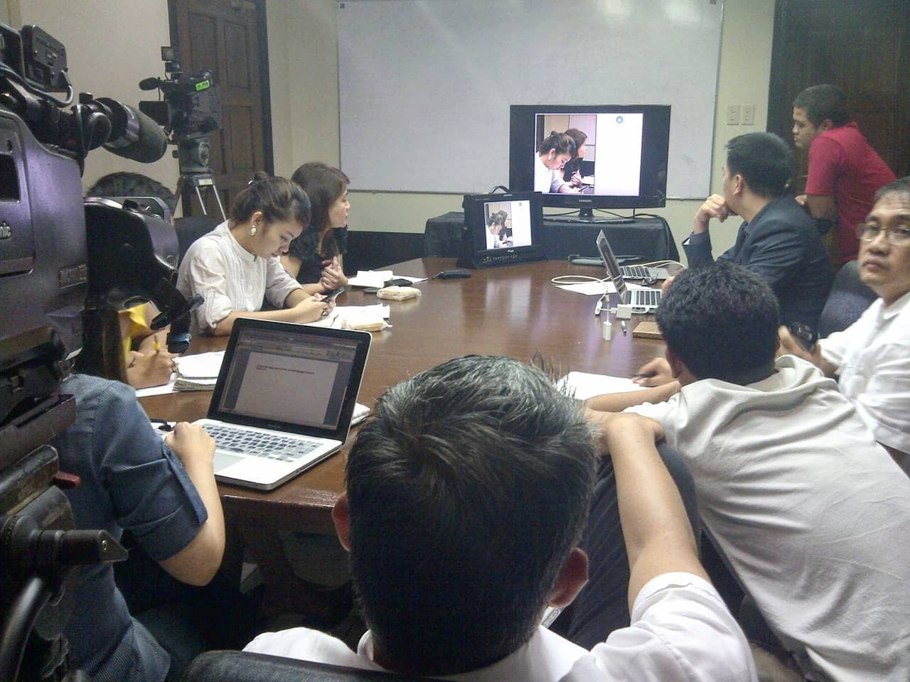 Weeks before the actual broadcast, the PCDSPO coordinates closely with the state-run Radio Television Malacañang (RTVM) station. 'Dito finafinalize kung ano ang lahat ng visuals na ikakasa. Interesting na negosasyon ito lagi kasi pag sobrang kitid ng area for slides, wala kami halos malalagay. Pag sobrang lapad naman, mauubusan ng space si Sir.Ina-aadjust pixel by pixel yung hatian ng slides at camera.' 