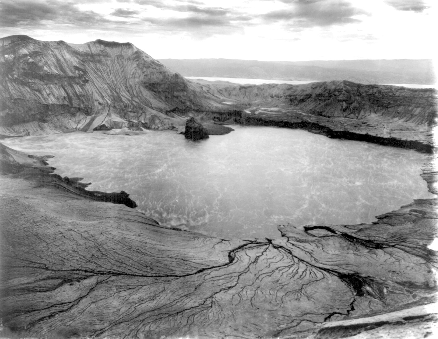 Taal, 1911 (from the US Library of Congress, courtesy of John Tewell)