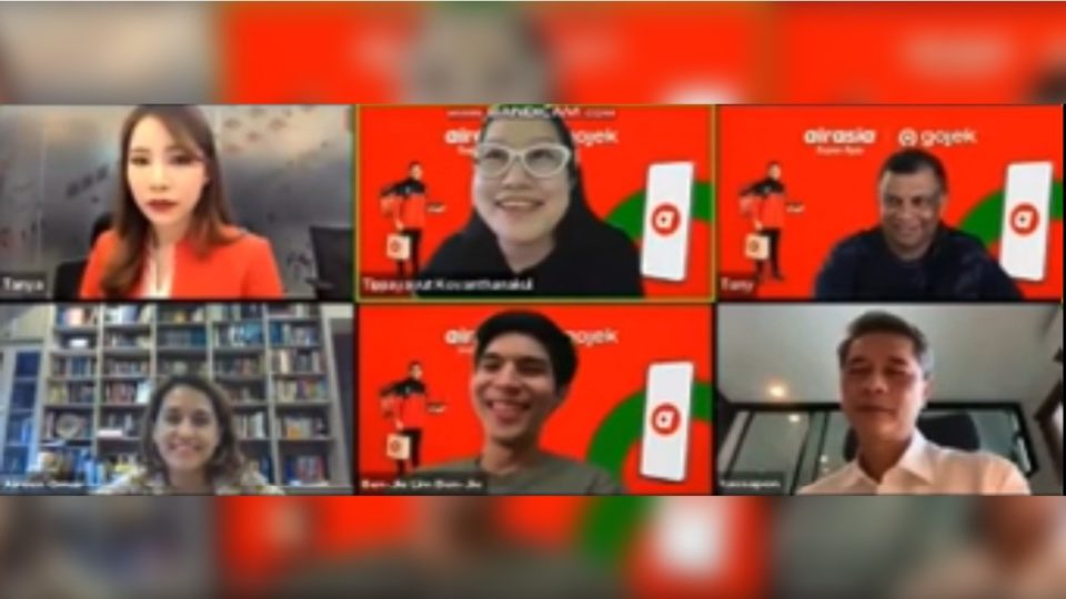 A screenshot of the AirAsia virtual town hall. Photo: Cerventus/Reddit