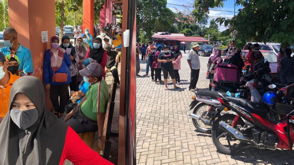 Queue outside Syed Saddiq Abdul Rahman’s parliamentary constituency office in Muar. Photo: Syed Saddiq Syed Abdul Rahman/Facebook