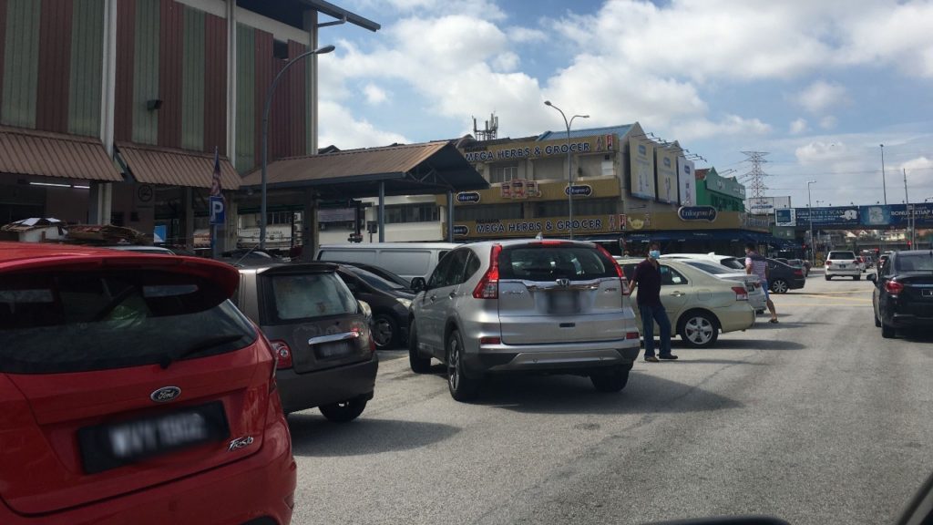 The traffic at The Taman Megah Wet Market on July 2, 2021. Photo: Carine Lee/Coconuts