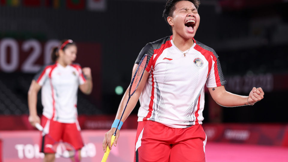 Indonesia’s badminton women’s doubles pair Apriyani Rahayu (right) and Greysia Polii. Photo: @Olympics