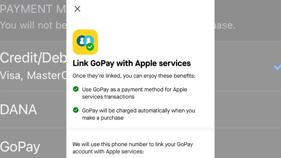 Screenshots from Apple ID and Gojek