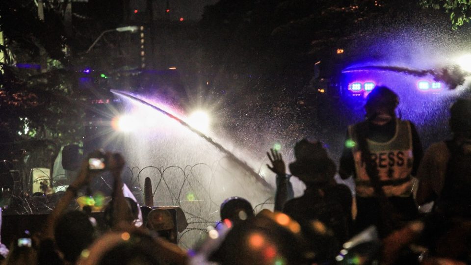 A photo file of police shooting chemical-laced water cannons against the anti-government protesters in late 2020. Photo: Chayanit Itthipongmaetee / Coconuts Bangkok
