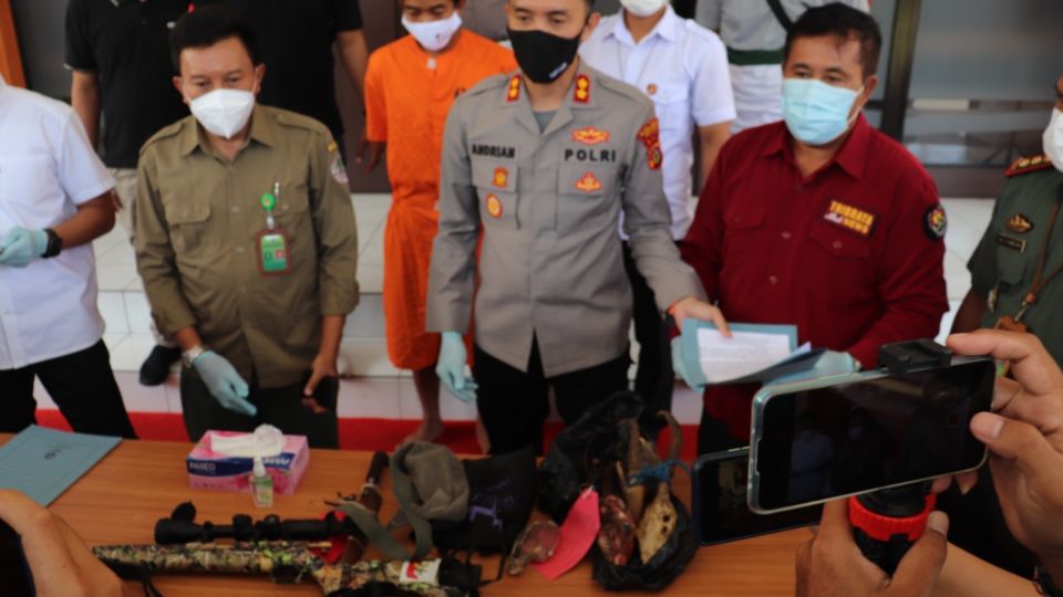 The suspect, identified as 33-year-old K, was caught at the park on the evening of Sept. 29. Photo: Buleleng Police