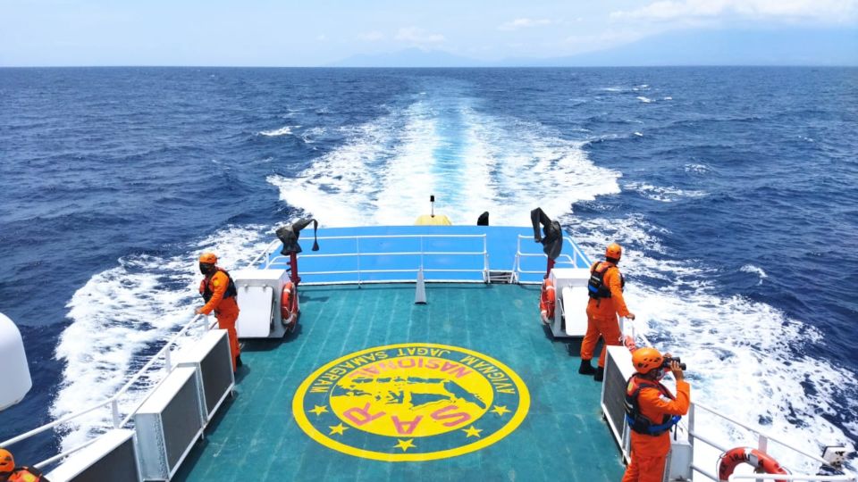 A rescue operation for the missing crew members is still ongoing. Photo: Basarnas Bali