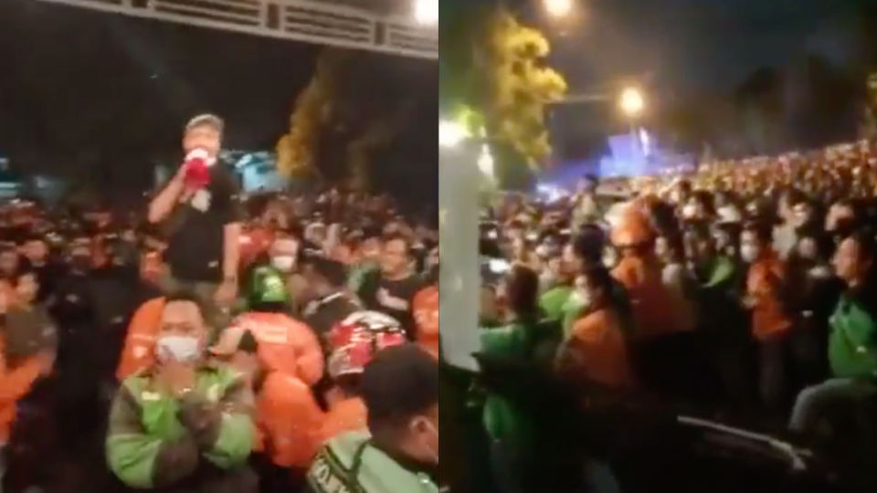 A massive crowd of motorcycle taxi/delivery drivers (locally known as ojol) swarmed Mie Gacoan, a popular Yogyakarta noodle chain restaurant, on Saturday, in a show of protest against the mistreatment of gig workers. Screenshots from Twitter/@merapi_uncover