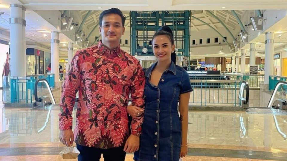 Indonesian celebrity Vanessa Angel and her husband, Febri “Bibi” Andriansyah, were killed in a single-vehicle collision on Nov. 4, 2021. Photo: Instagram/@vanessaangelofficial