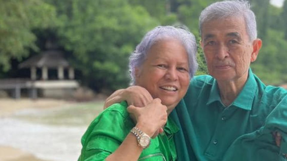 Abdullah Ahmad Badawi and his wife Jeanne Abdullah were said to be on a lovely vacation somewhere in Malaysia. Photo: Izad Raya/Facebook 
