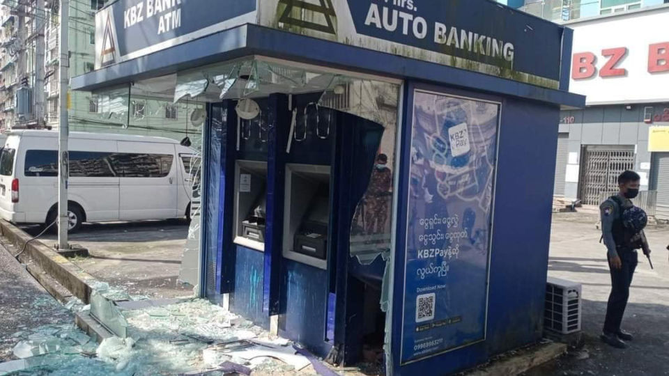 A damaged KBZ ATM Friday morning at the Shwe Kabar Housing Estate in Yangon’s Mayangone Township. Photo: Khit Thit Media
