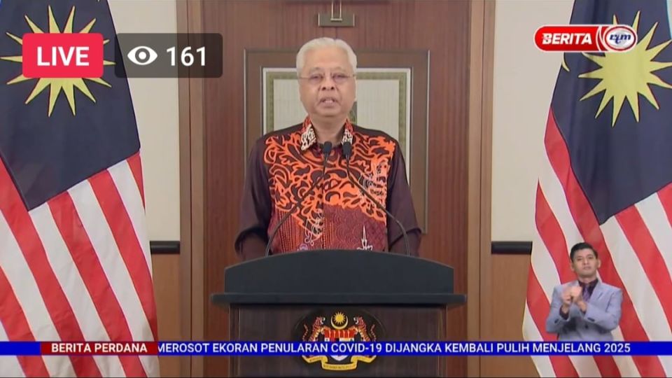 Ismail Sabri Yaakob declaring Dec. 3 as the annual ‘Batik Day’ during his live address Dec. 1, 2021. Photo: RTM
