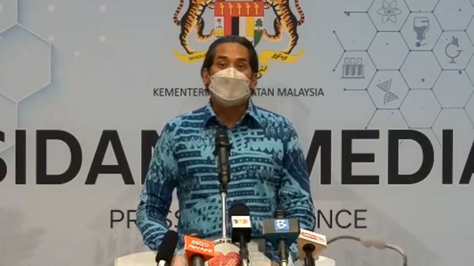 Khairy Jamaluddin addresses the press regarding the Omicron variant on Dec. 3, 2021. Photo:
